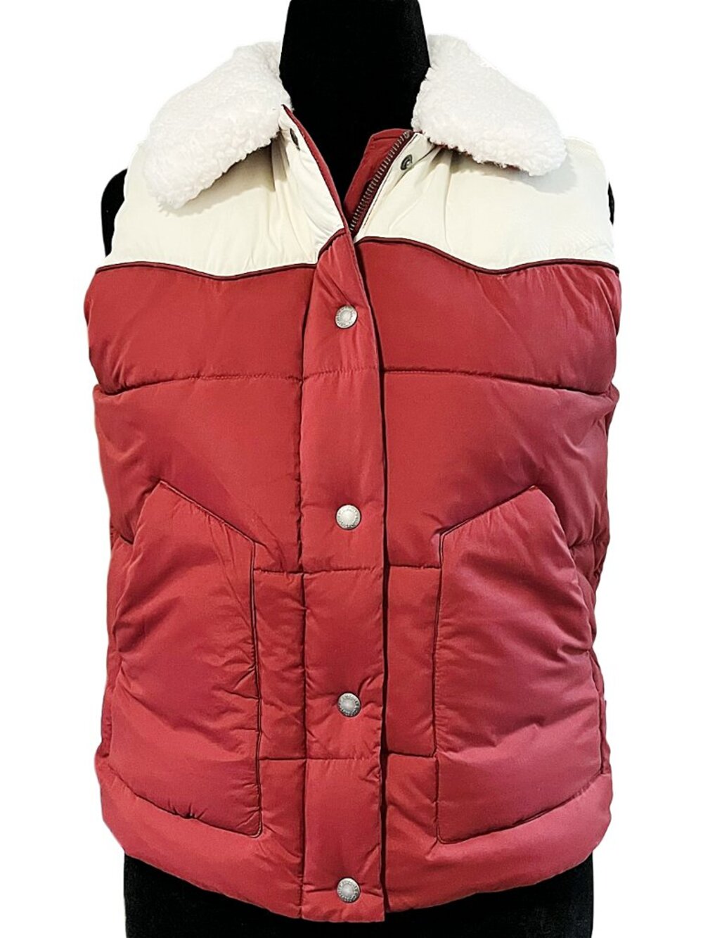 Levi’s Western Sherpa Quilted Puffer Vest Women’s S Red Cream NWT